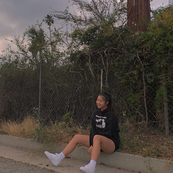 Meet your Posher, Yunah - Picture 1 of 1